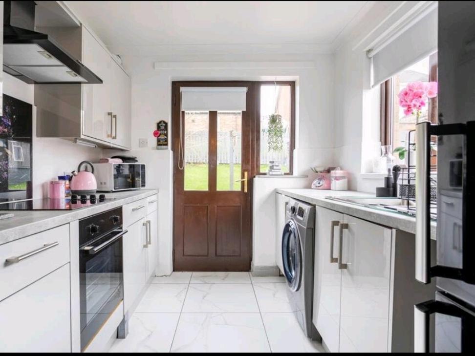 Spacious House City Skyline And Mountain Views Close Too Belfast Centre And Airports Free Parking Buitenkant foto